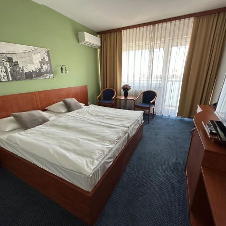 Hotel Bratislava Eksteriør bilde